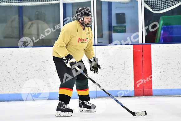 240228_FCHL_D_SticksStones_Valentes085